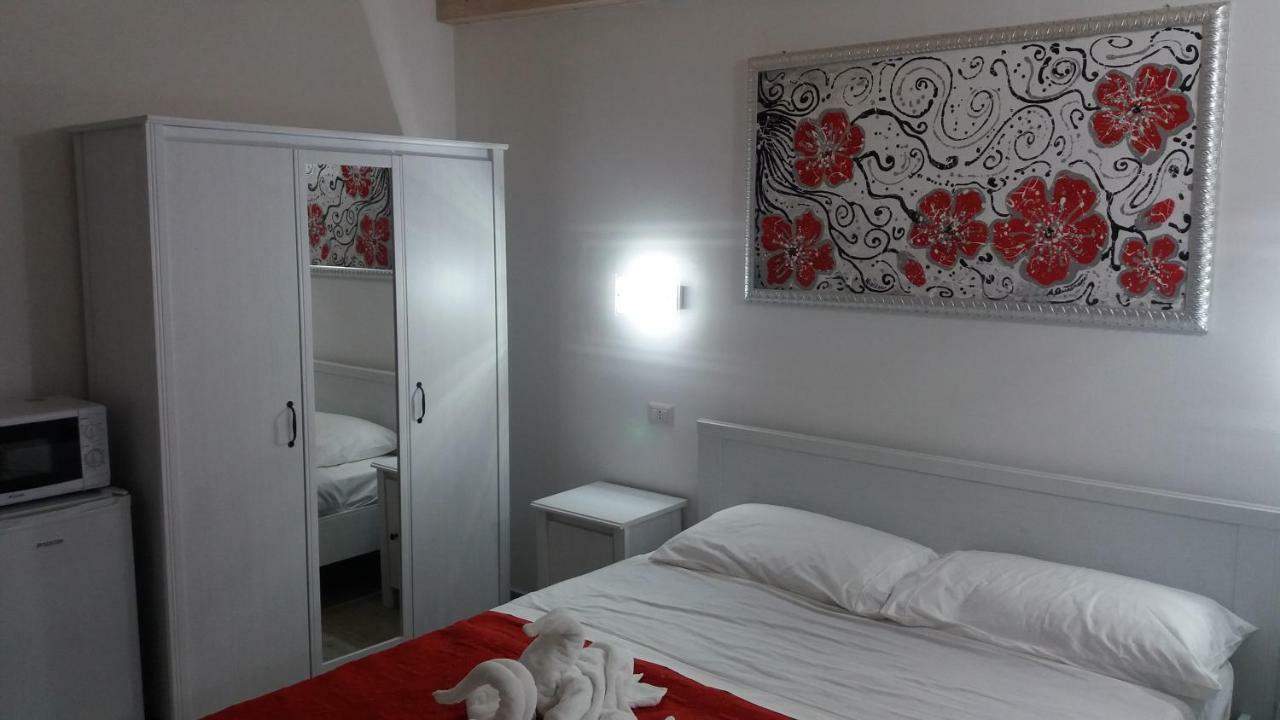 B&B Lady Jolanda Porto Cesareo Exterior photo